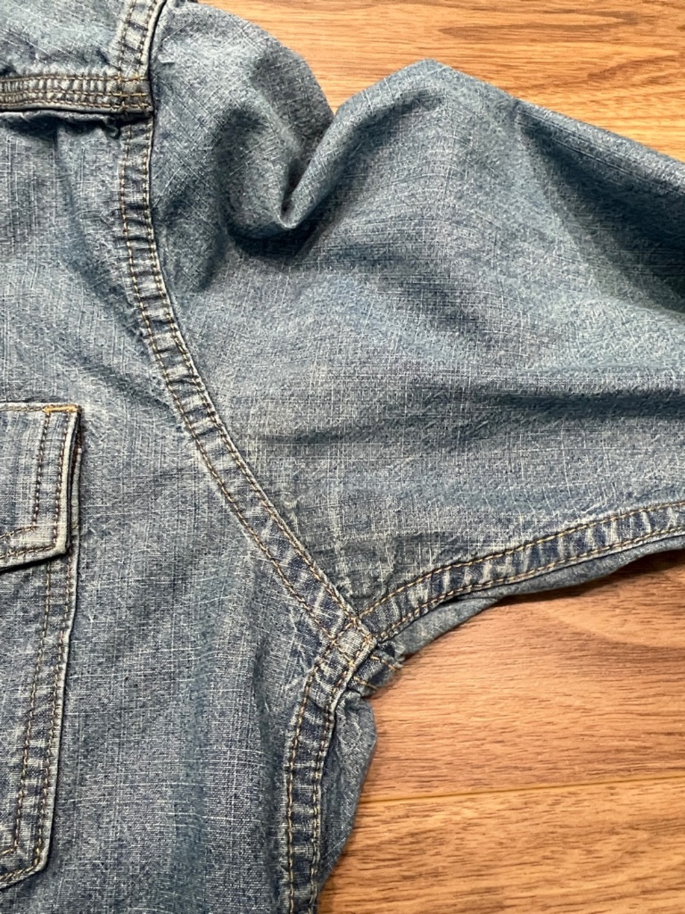 Iron & Resin Denim Shirt Size Medium - Picture 7 of 14